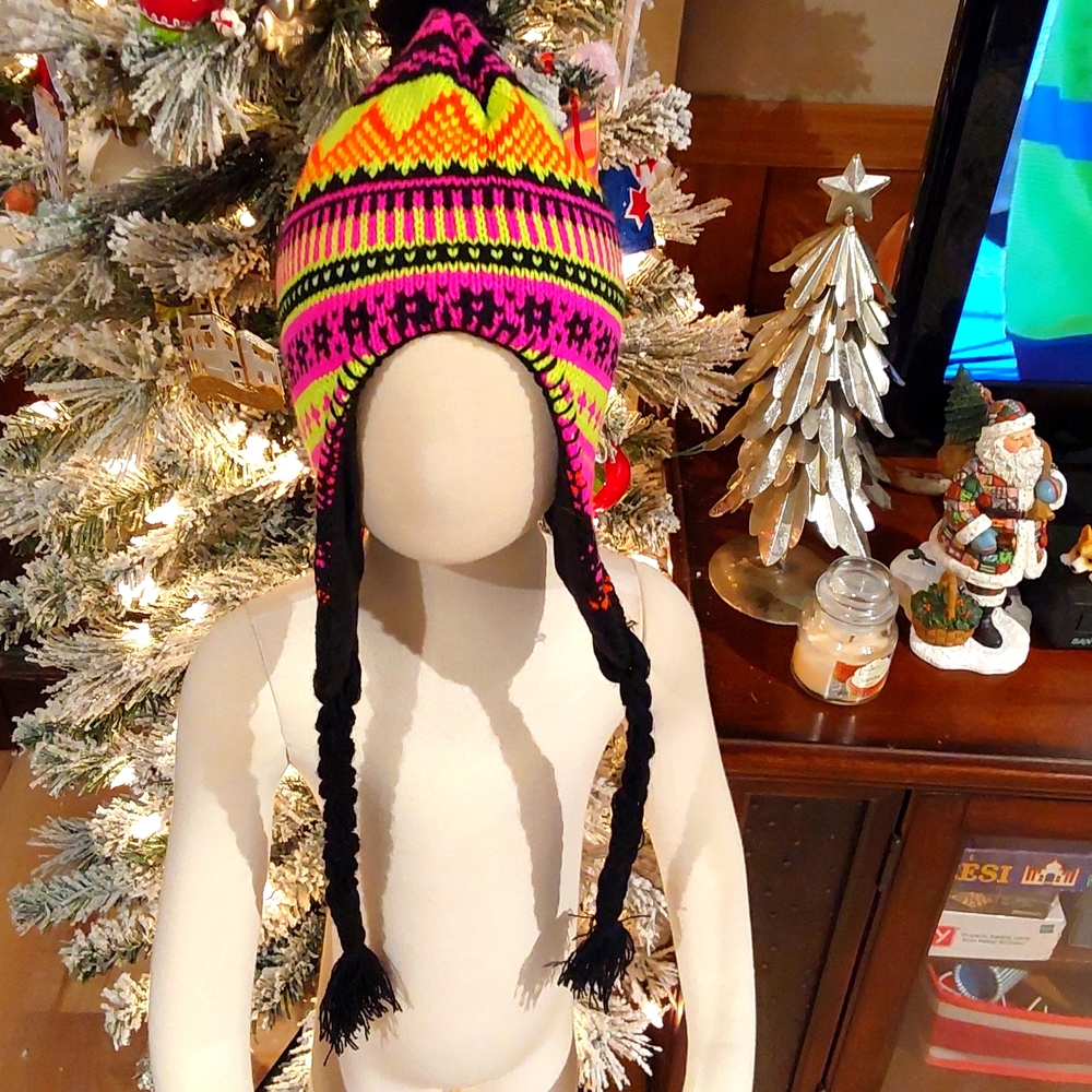 KIDS NEW HAT MULTICOLOR KNITTED FOR WARMTH CLEARANCE